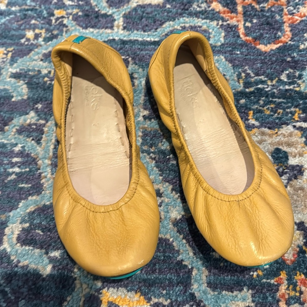TIEKS  shoes ballet flats slip on camel womens shoes summer beach sz 7